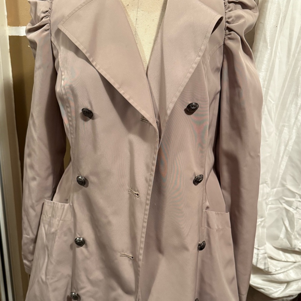 Jennifer Lopez Beige Trench Coat View 2